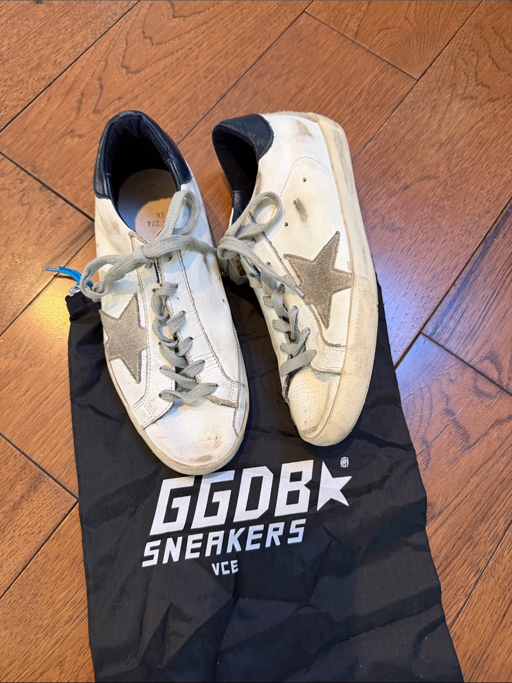 Authentic Golden Goose White Leather Sneakers with Gray Star and navy Heel